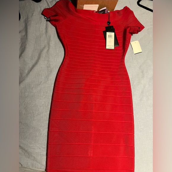 Red dress - Picture 2 of 2